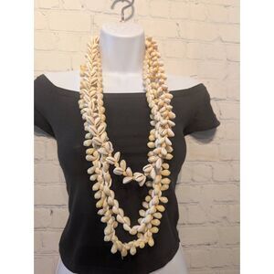 Vintage Hawaiian seashell lays x3